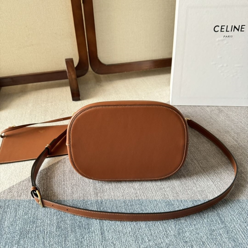 Ce1i*e bucket bags